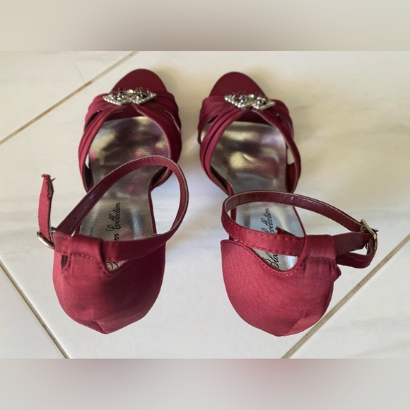 Blossom Collection. : Size 7 , Burgundy dressy heels - Picture 8 of 9
